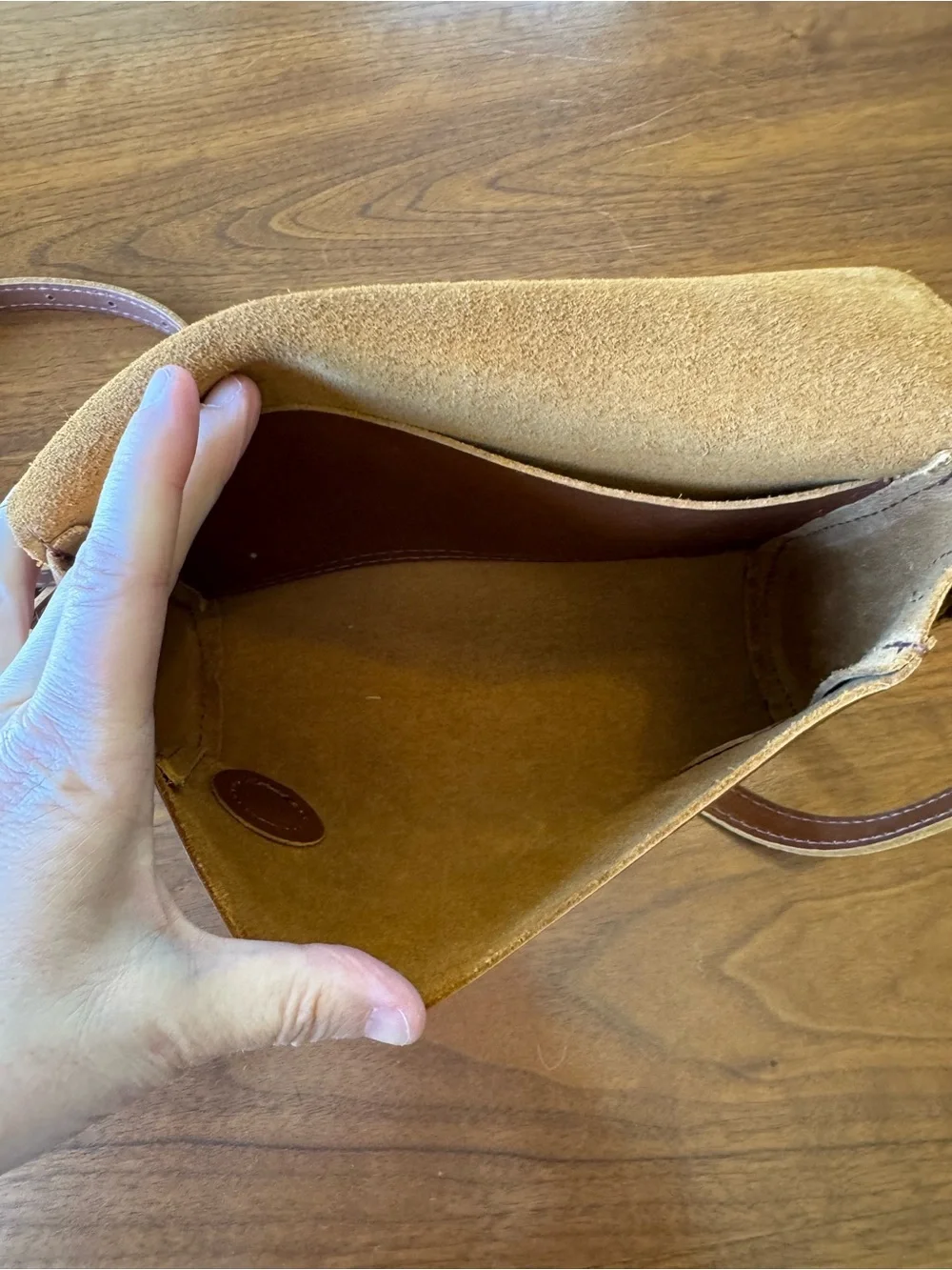 Portland Leather Medium Metro Crossbody - Picture 5 of 9